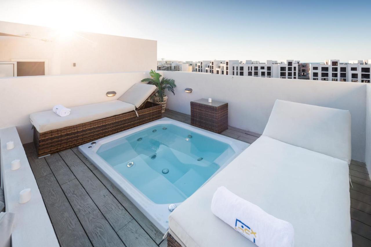 Luxe 3Bdr W Private Rooftop Jacuzzi & Beach Access Apartment Hurghada Exterior photo