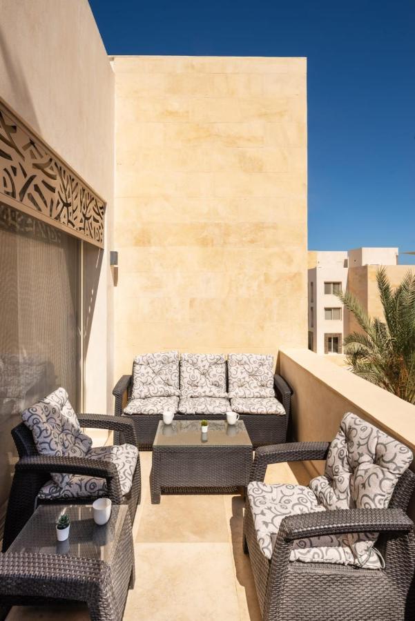 Luxe 3Bdr W Private Rooftop Jacuzzi & Beach Access Apartment Hurghada Exterior photo