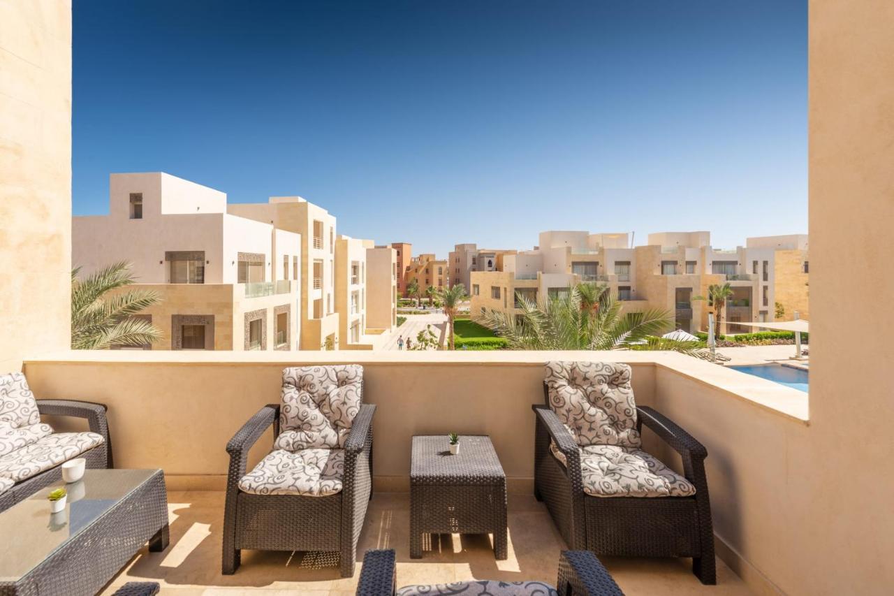 Luxe 3Bdr W Private Rooftop Jacuzzi & Beach Access Apartment Hurghada Exterior photo